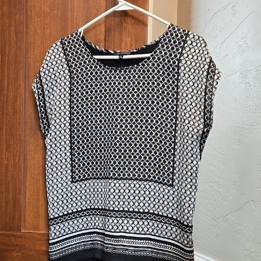 Black and White Geometric Women's Top